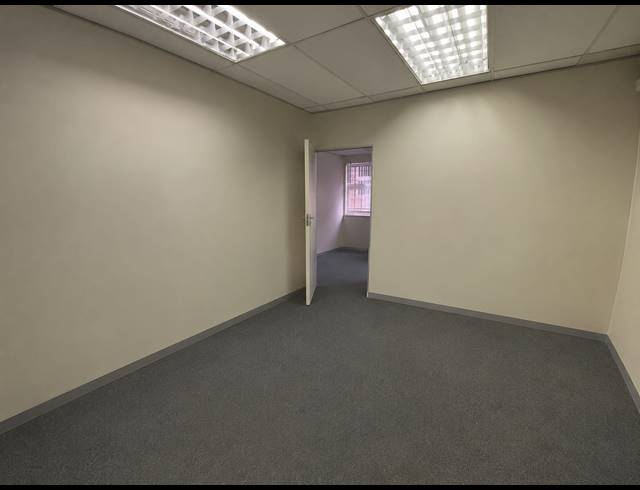 84M² OFFICE TO LET IN RIVONIA